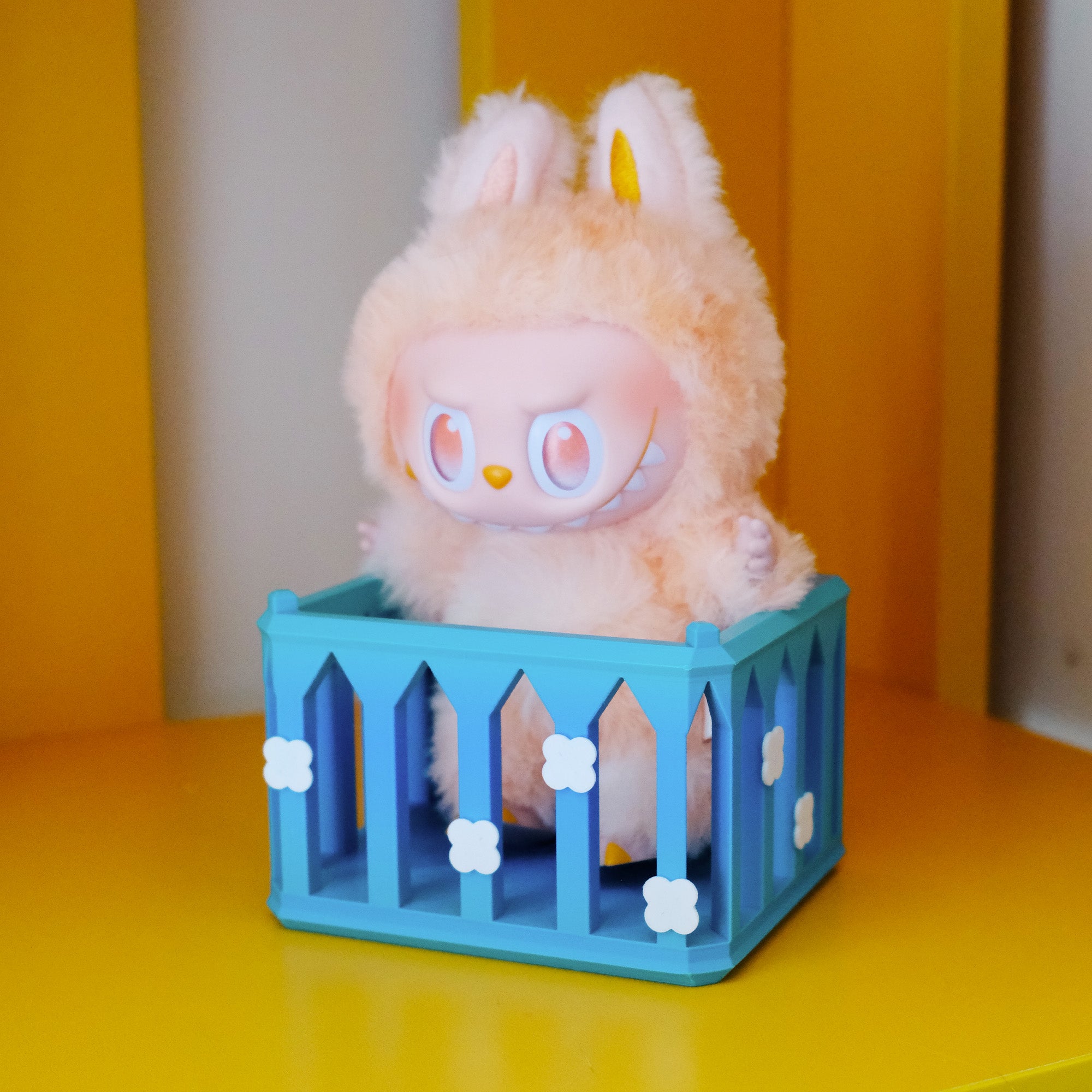 Figurine Balcony